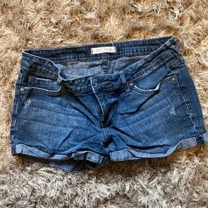 Bullhead short shorts